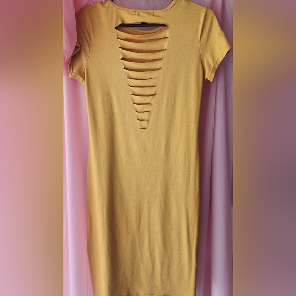 Distressed Dress - Picture 3 of 4